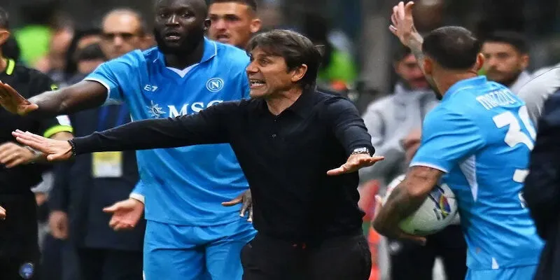 Napoli đang có mùa giải hồi sinh mạnh mẽ dưới thời HLV Conte Napoli đang có mùa giải hồi sinh mạnh mẽ dưới thời HLV Conte