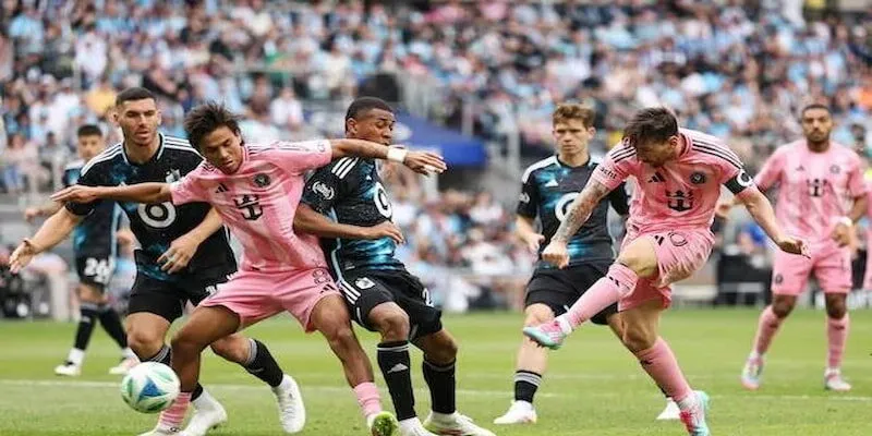 Messi dường như không thể gồng gánh 1 Inter Miami quá kém cỏi Messi dường như không thể gồng gánh 1 Inter Miami quá kém cỏi